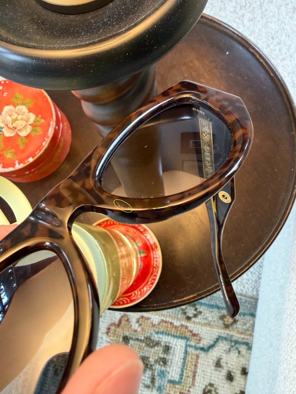 Vada Tokio Sunglasses in dark tortoiseshell and 18k gold - Picture 9 of 9